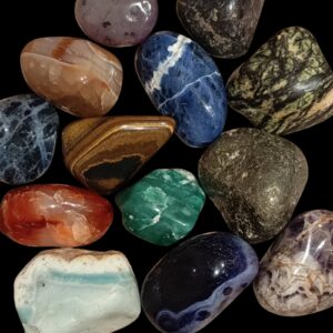 Συλλογή από φυλαχτά παλάμης από γνήσια ορυκτά vuf.gr